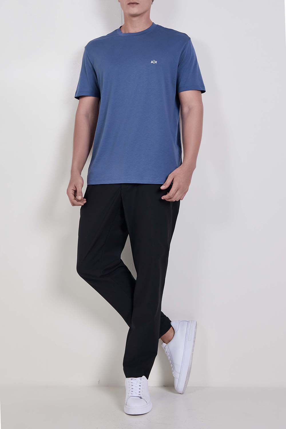 חולצת טי בגזרת סלים